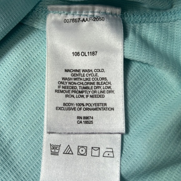 Mountain Hardwear wicking short sleeve top - Picture 6 of 6